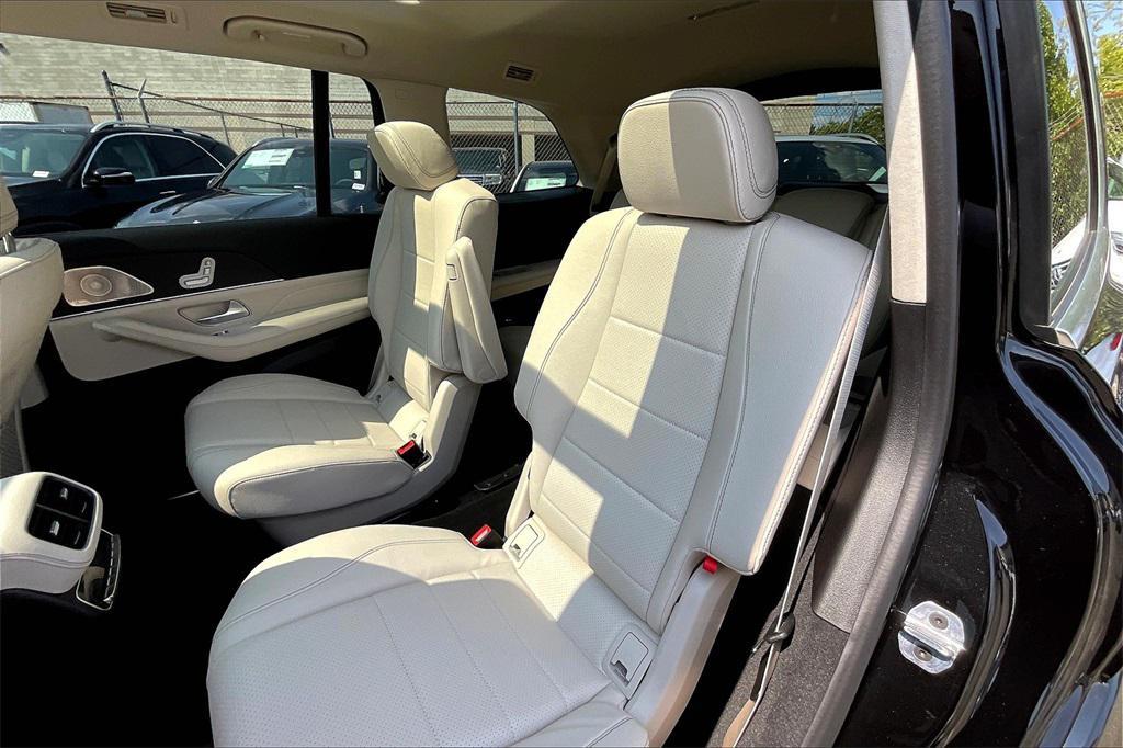 new 2025 Mercedes-Benz GLS 450 car, priced at $96,185