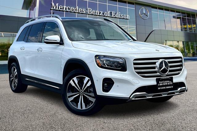 used 2025 Mercedes-Benz GLB 250 car, priced at $48,098