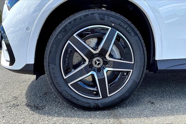 new 2025 Mercedes-Benz GLC 300 car, priced at $56,740