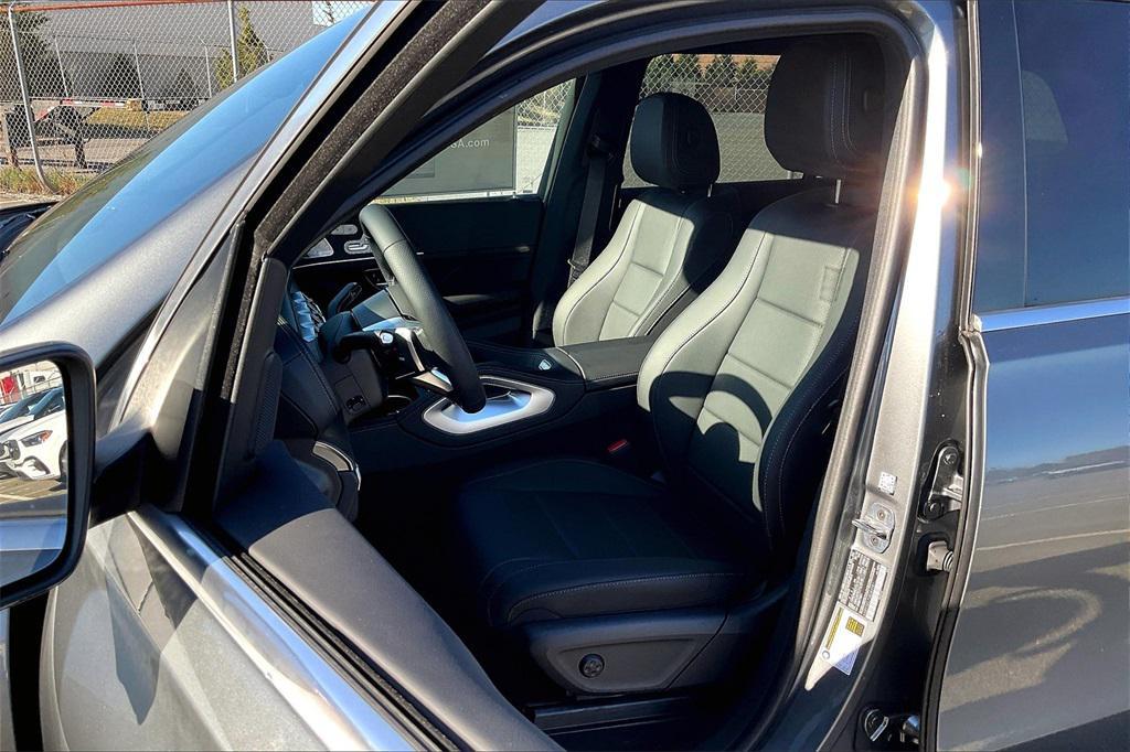 new 2025 Mercedes-Benz GLS 450 car, priced at $94,185