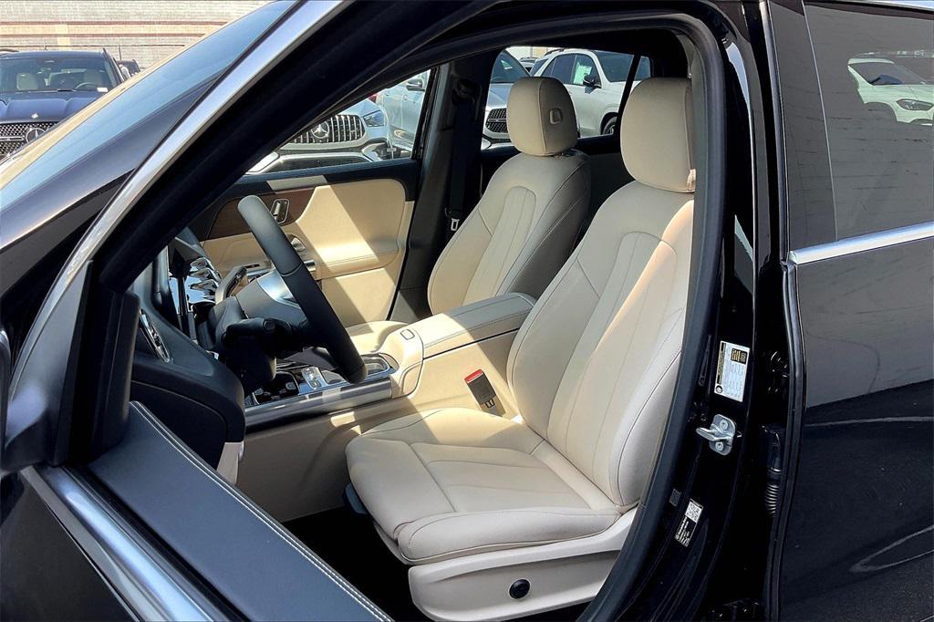 new 2026 Mercedes-Benz GLA 250 car, priced at $48,250