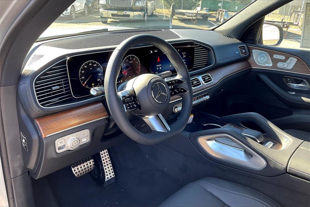 new 2025 Mercedes-Benz GLS 450 car, priced at $95,365