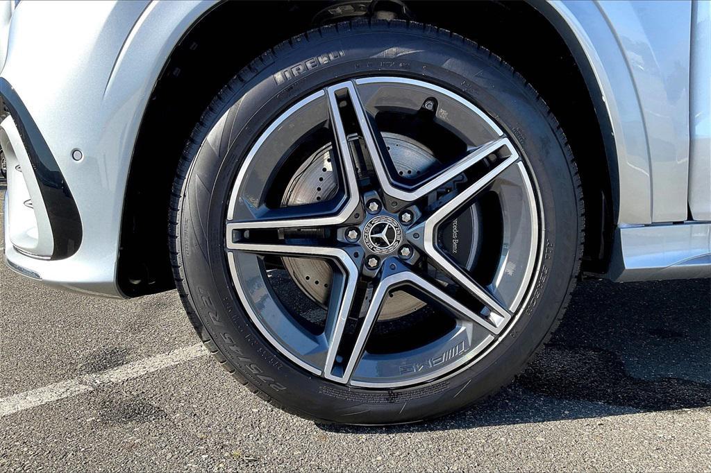 new 2025 Mercedes-Benz GLS 450 car, priced at $95,365