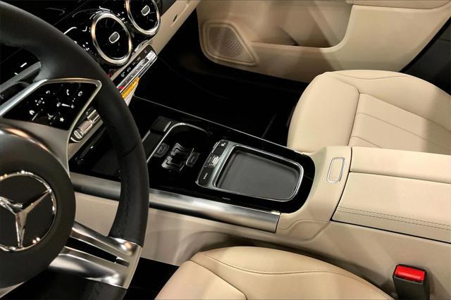new 2025 Mercedes-Benz GLA 250 car, priced at $44,250