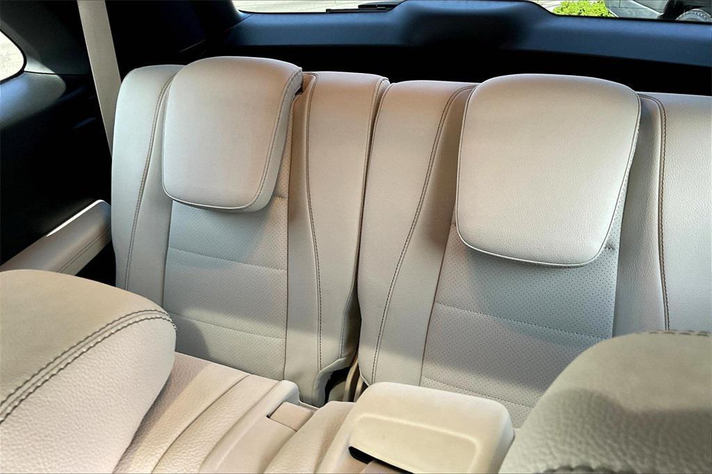 new 2025 Mercedes-Benz GLS 450 car, priced at $95,025
