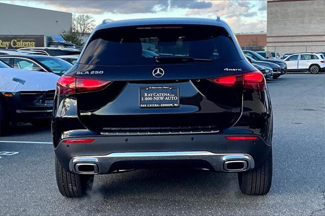 new 2025 Mercedes-Benz GLA 250 car, priced at $47,295