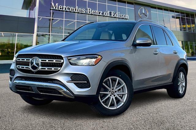 new 2025 Mercedes-Benz GLE 450 car, priced at $75,605