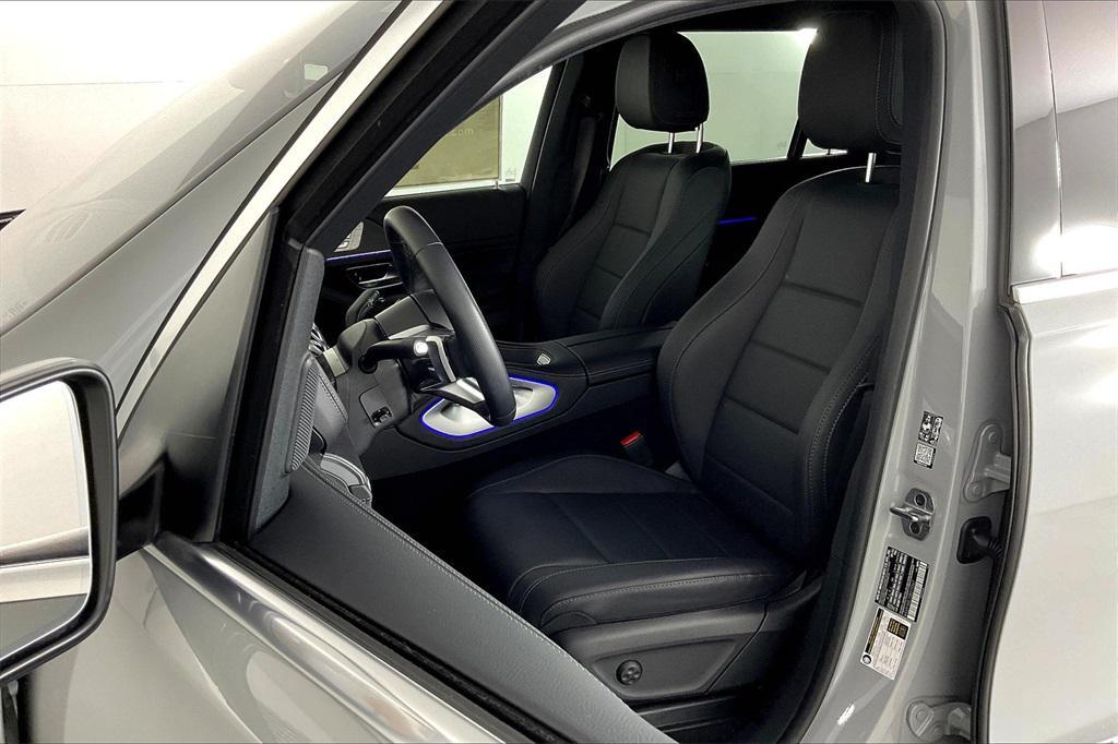 new 2025 Mercedes-Benz GLS 450 car, priced at $101,275
