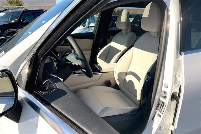 new 2025 Mercedes-Benz GLC 300 car, priced at $57,190