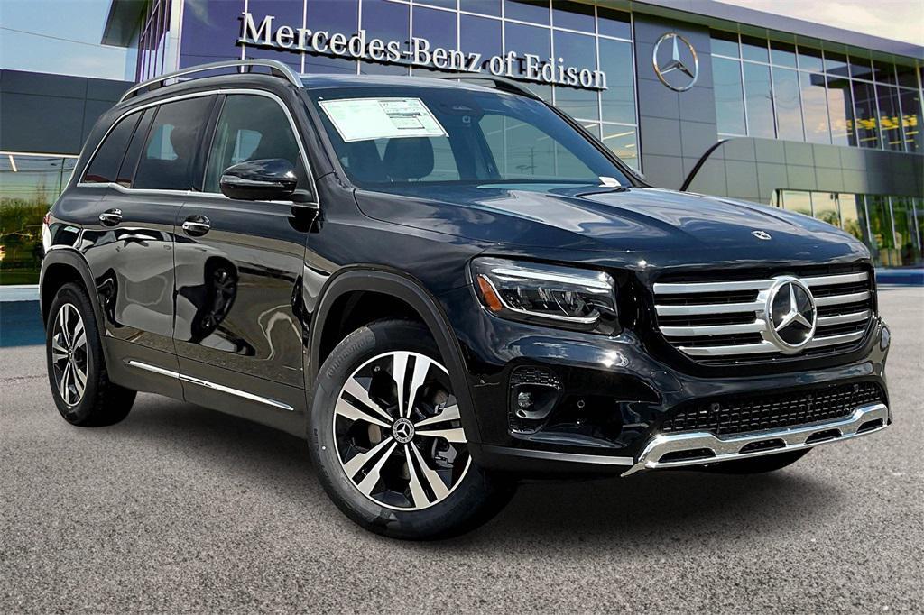 new 2025 Mercedes-Benz GLB 250 car, priced at $50,450
