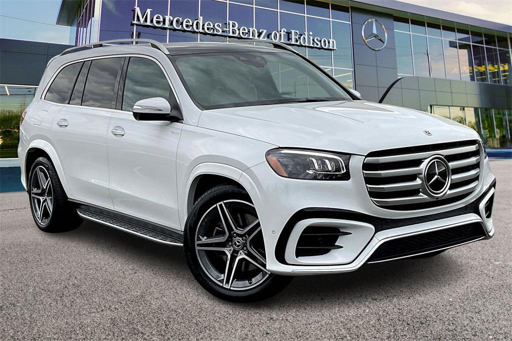 new 2025 Mercedes-Benz GLS 450 car, priced at $101,170