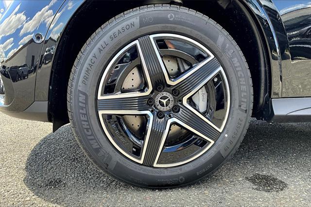 new 2025 Mercedes-Benz GLC 300 car, priced at $59,420