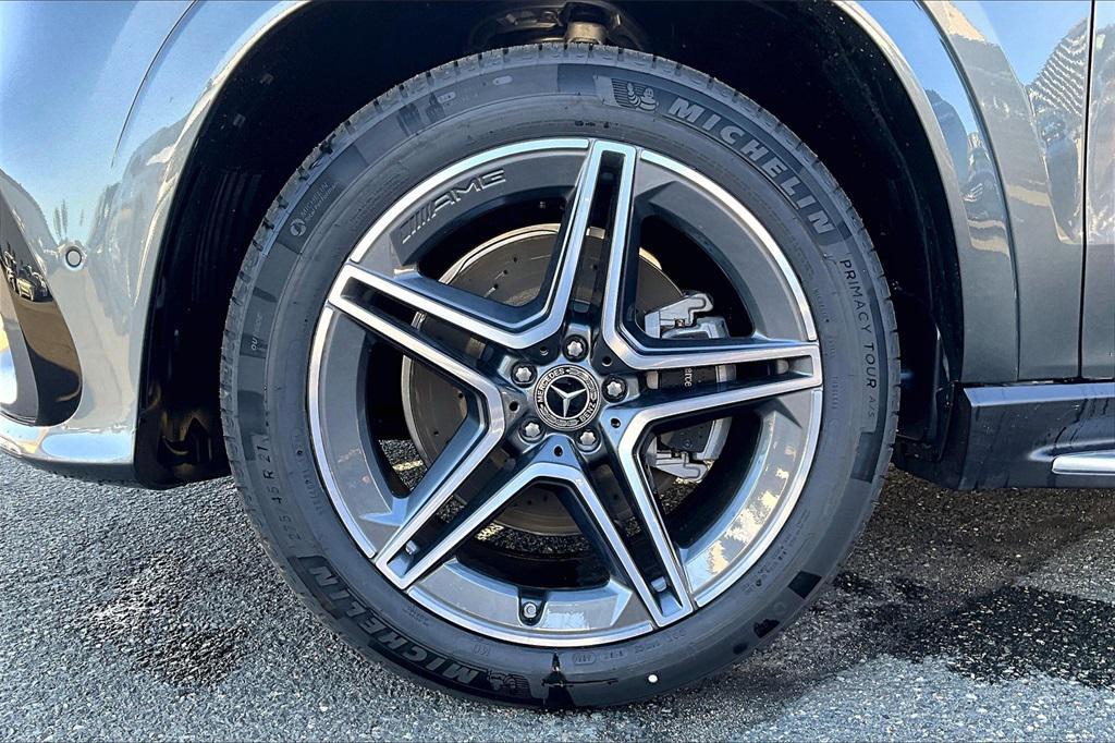 new 2025 Mercedes-Benz GLS 450 car, priced at $95,685