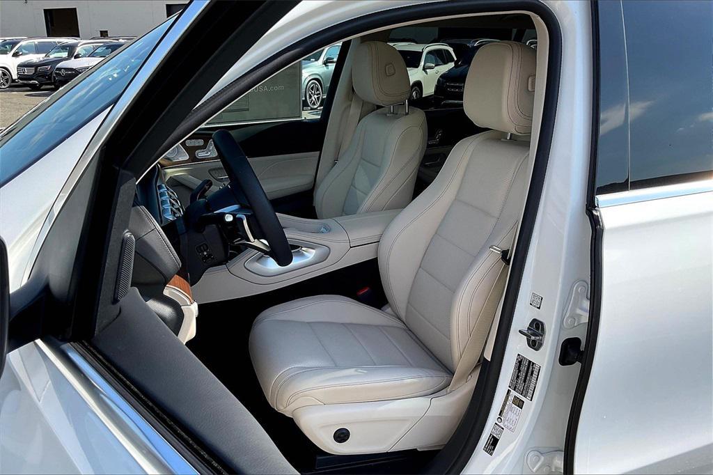 new 2026 Mercedes-Benz GLS 450 car, priced at $95,780