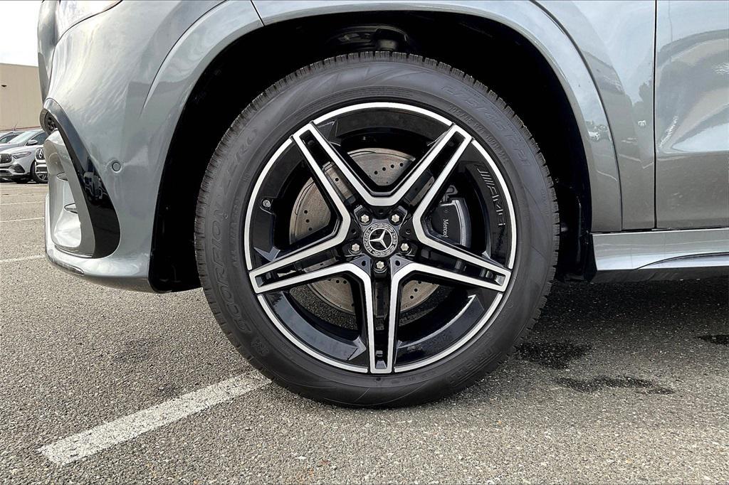 new 2026 Mercedes-Benz GLS 450 car, priced at $98,270