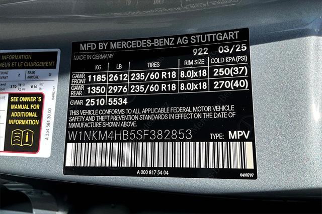new 2025 Mercedes-Benz GLC 300 car, priced at $59,720