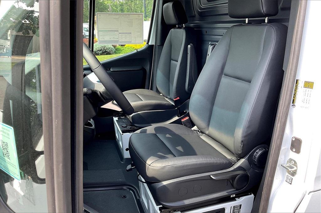 new 2025 Mercedes-Benz Sprinter 2500 car, priced at $77,526