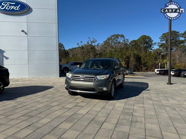 used 2013 Toyota Highlander car, priced at $13,900