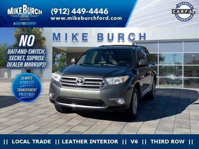 used 2013 Toyota Highlander car, priced at $13,900