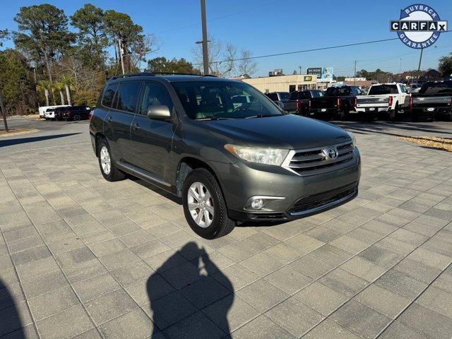 used 2013 Toyota Highlander car, priced at $13,900