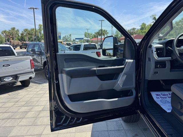 new 2025 Ford F-250 car, priced at $71,470