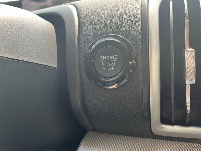 new 2025 Ford Expedition car, priced at $69,885