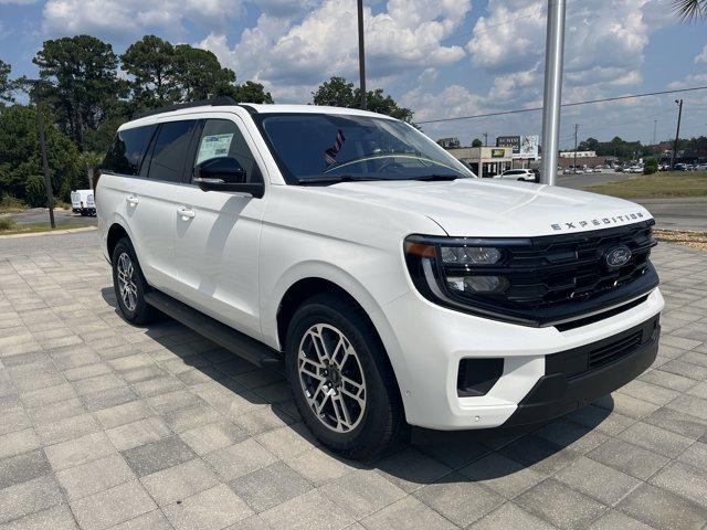 new 2025 Ford Expedition car, priced at $69,885