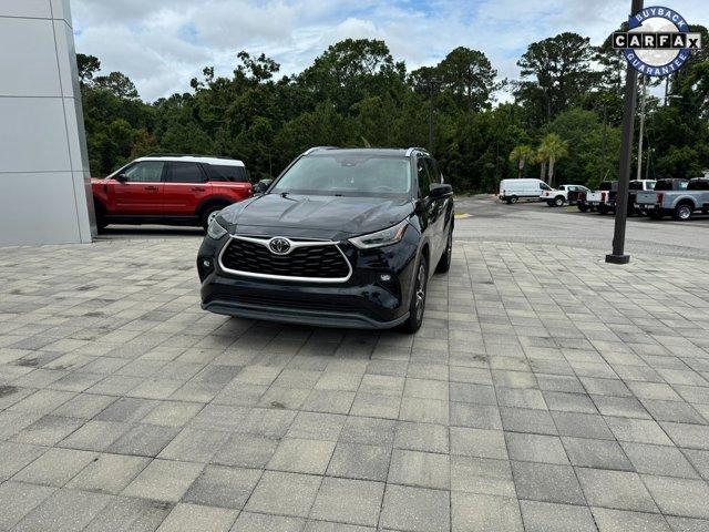used 2021 Toyota Highlander car, priced at $33,900