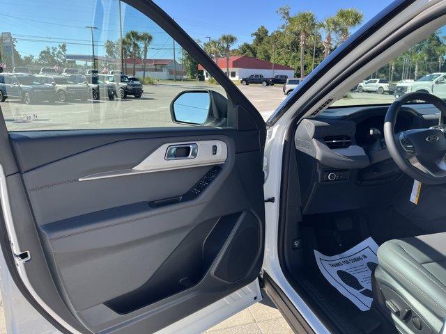 new 2025 Ford Explorer car, priced at $47,075