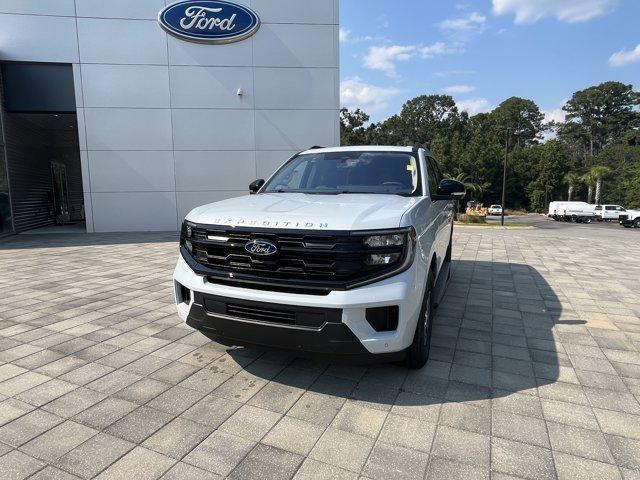 new 2025 Ford Expedition car, priced at $68,930