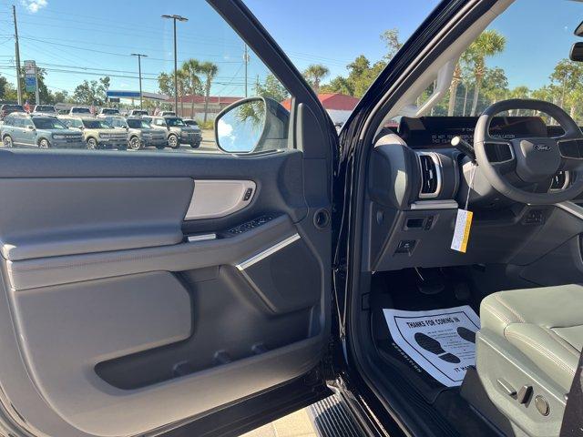 new 2025 Ford Expedition car, priced at $69,640