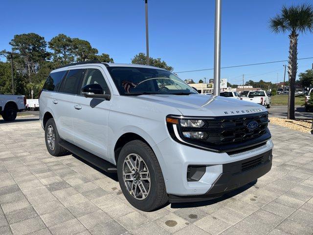 new 2025 Ford Expedition car, priced at $74,890