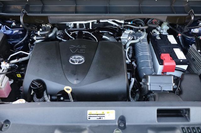 used 2021 Toyota Highlander car, priced at $29,997