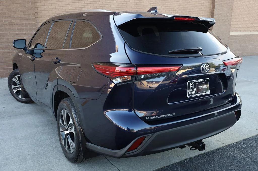 used 2021 Toyota Highlander car, priced at $28,847