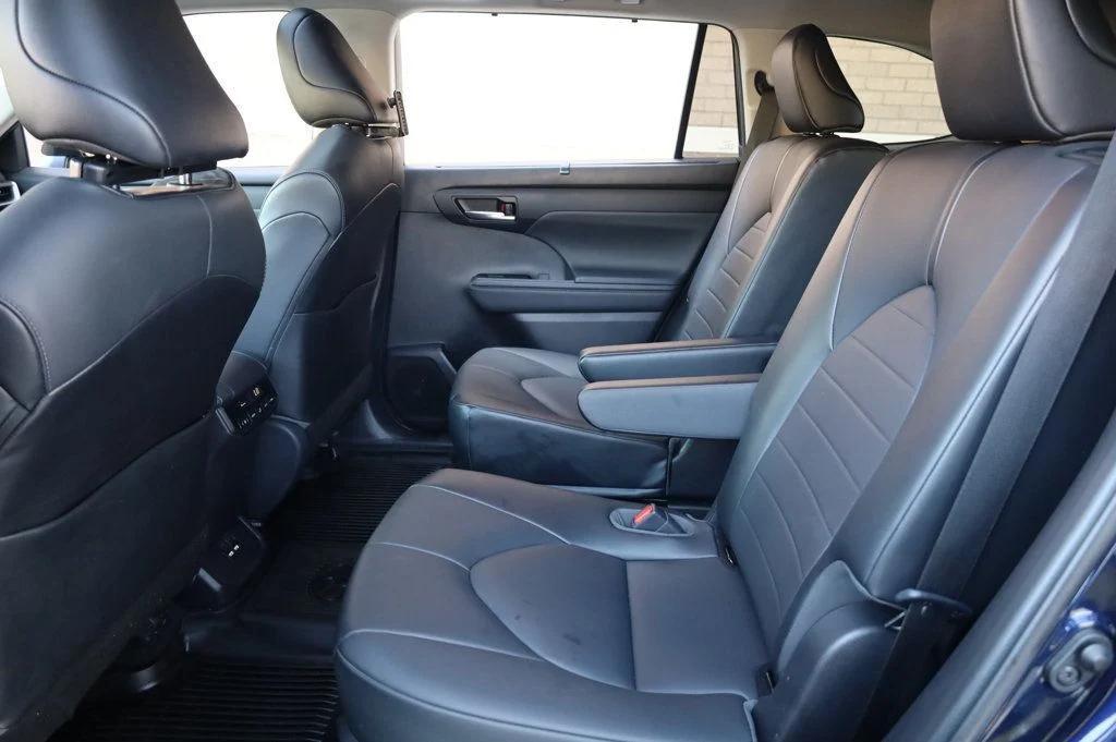 used 2021 Toyota Highlander car, priced at $28,847