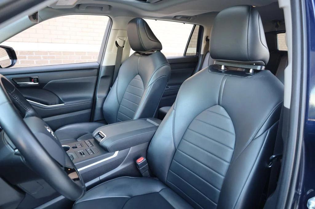 used 2021 Toyota Highlander car, priced at $28,847