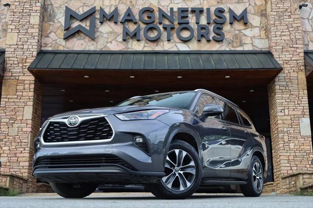 used 2022 Toyota Highlander car, priced at $24,797