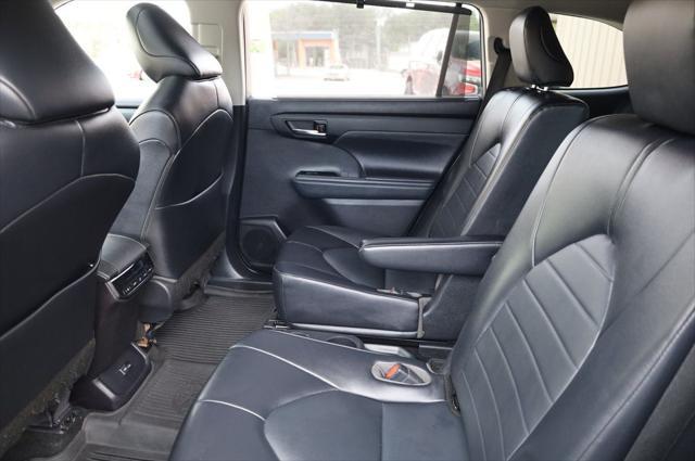used 2022 Toyota Highlander car, priced at $23,997