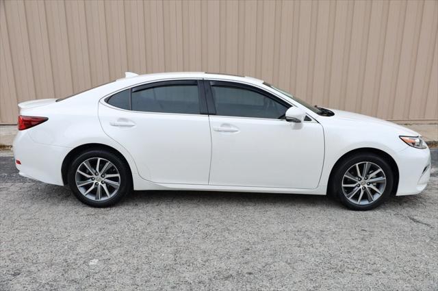 used 2017 Lexus ES 300h car, priced at $22,497