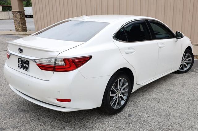 used 2017 Lexus ES 300h car, priced at $22,497