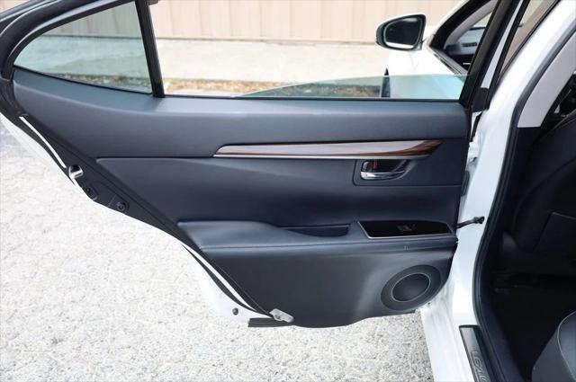 used 2017 Lexus ES 300h car, priced at $22,497