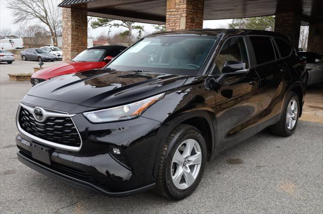 used 2023 Toyota Highlander car, priced at $32,997