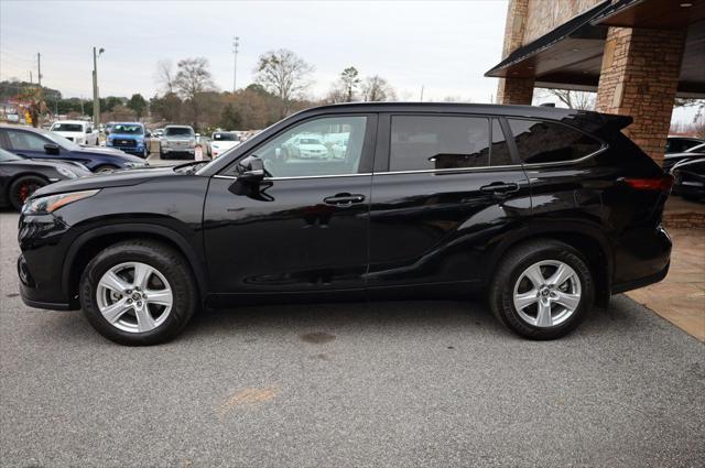 used 2023 Toyota Highlander car, priced at $32,997