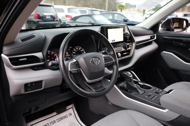 used 2023 Toyota Highlander car, priced at $32,997