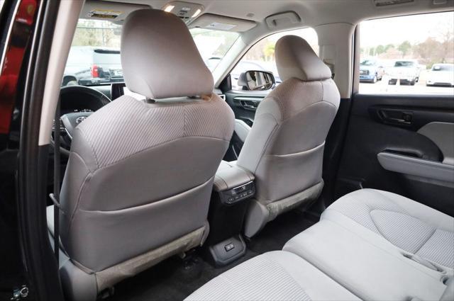 used 2023 Toyota Highlander car, priced at $32,997