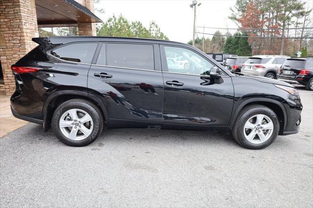 used 2023 Toyota Highlander car, priced at $32,997