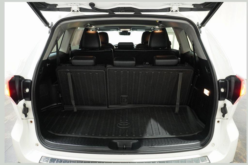 used 2018 Toyota Highlander car, priced at $20,550