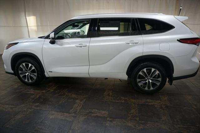 used 2022 Toyota Highlander Hybrid car, priced at $42,550