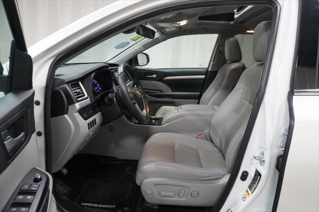 used 2019 Toyota Highlander Hybrid car, priced at $29,990