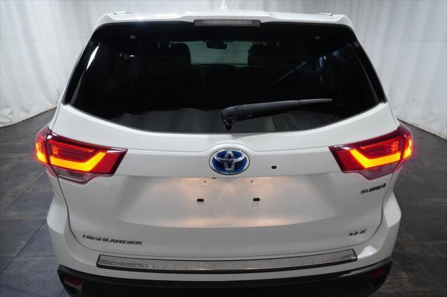 used 2019 Toyota Highlander Hybrid car, priced at $29,990